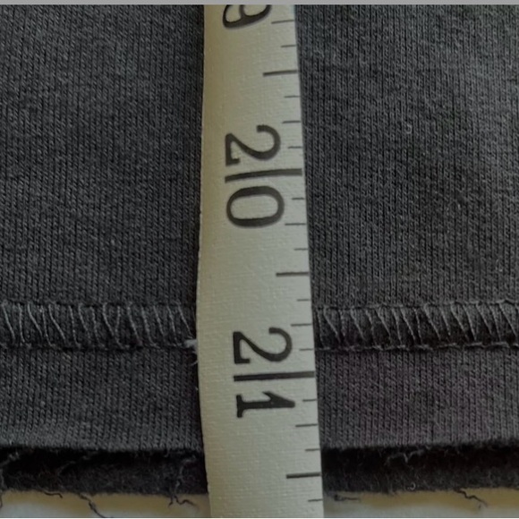 Black Yellowstone Dutton Ranch Montana Women’s  (Teen/Tween) SweatshirtSz S NWT - Picture 6 of 6